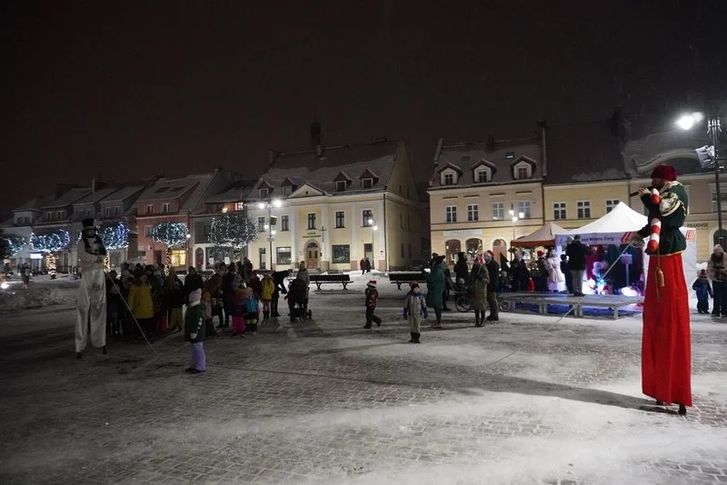 Wprost z Bieguna na żorski Rynek! Wczoraj odwiedził nas Święty Mikołaj / fot. UM Żory