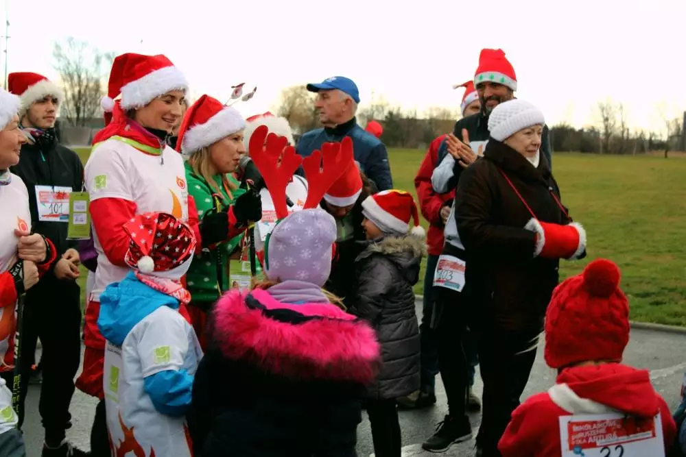 W niedzielę odbył się charytatywny bieg i marsz nordic walking na rzecz 9-letniego Artura z Żor. Zobaczcie zdjęcia!