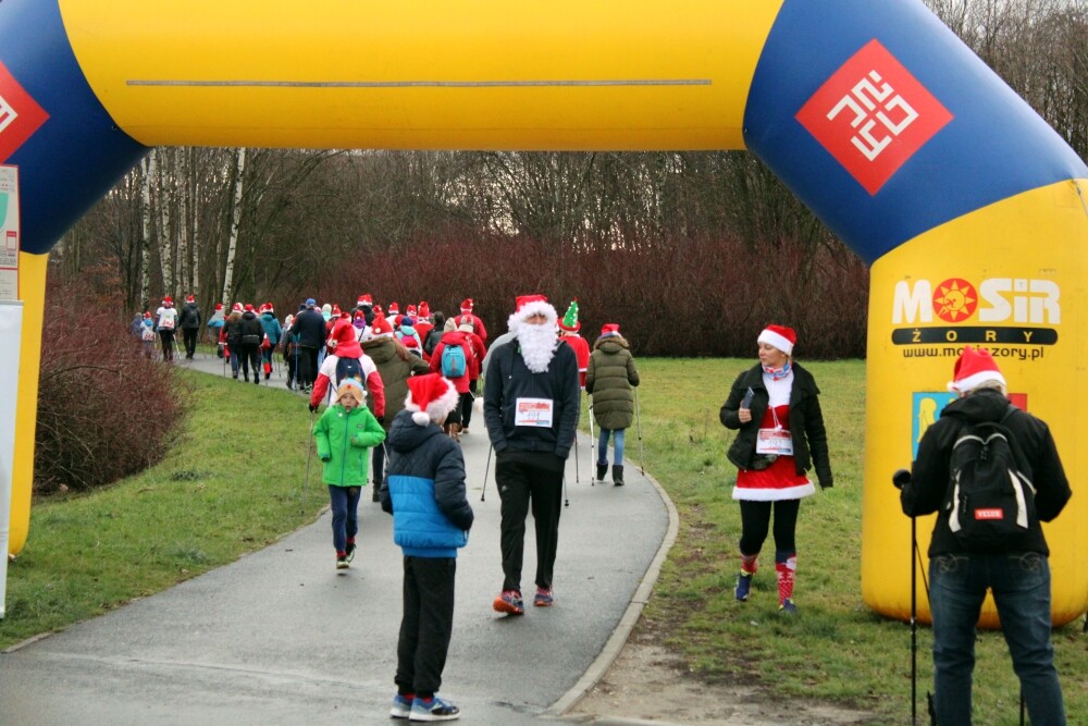 W niedzielę odbył się charytatywny bieg i marsz nordic walking na rzecz 9-letniego Artura z Żor. Zobaczcie zdjęcia!