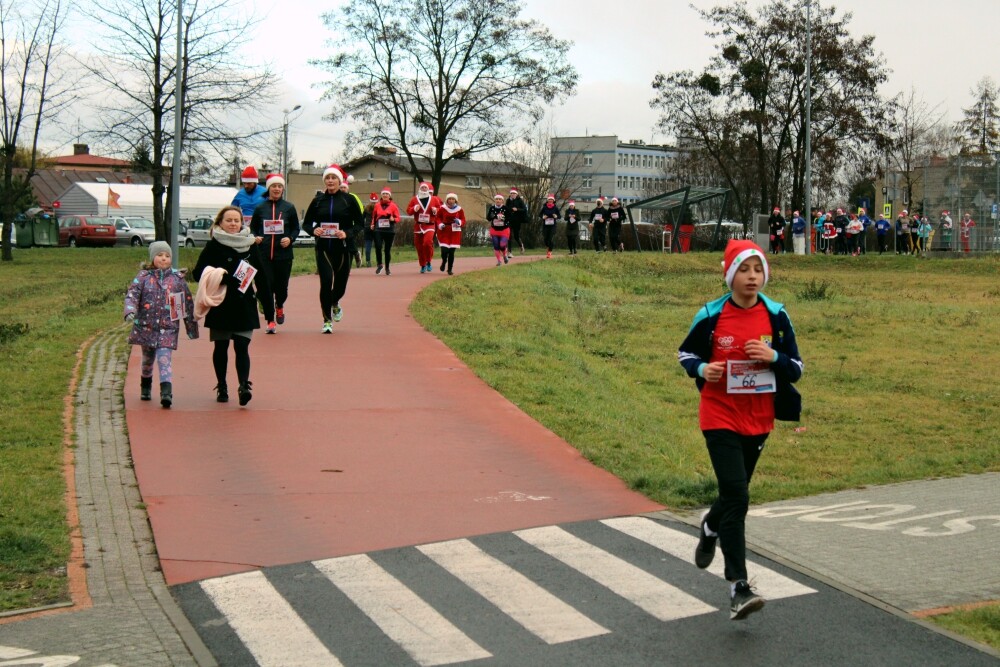 W niedzielę odbył się charytatywny bieg i marsz nordic walking na rzecz 9-letniego Artura z Żor. Zobaczcie zdjęcia!