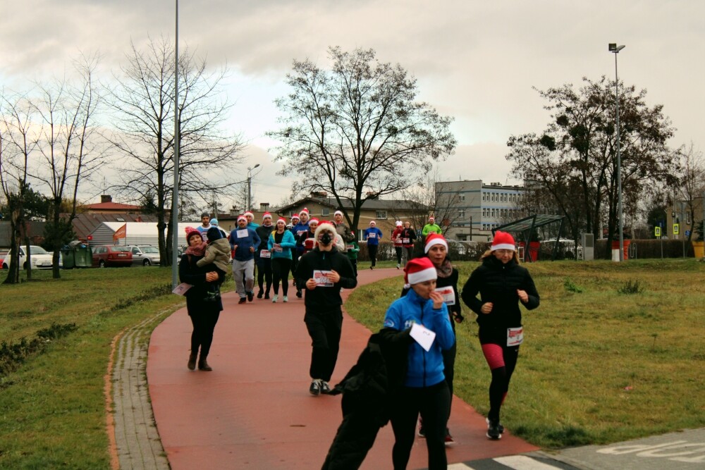 W niedzielę odbył się charytatywny bieg i marsz nordic walking na rzecz 9-letniego Artura z Żor. Zobaczcie zdjęcia!