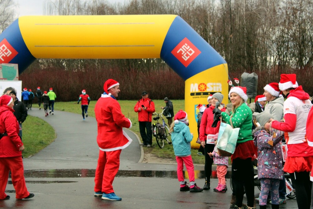 W niedzielę odbył się charytatywny bieg i marsz nordic walking na rzecz 9-letniego Artura z Żor. Zobaczcie zdjęcia!