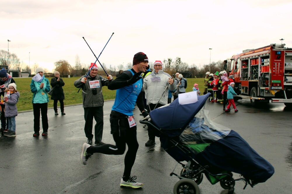 W niedzielę odbył się charytatywny bieg i marsz nordic walking na rzecz 9-letniego Artura z Żor. Zobaczcie zdjęcia!