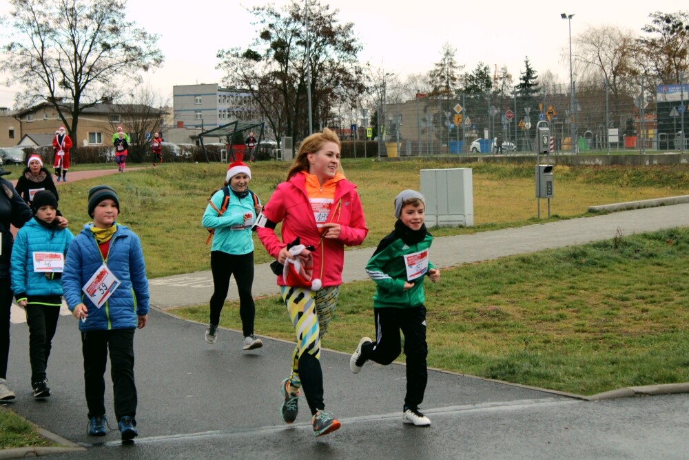 W niedzielę odbył się charytatywny bieg i marsz nordic walking na rzecz 9-letniego Artura z Żor. Zobaczcie zdjęcia!