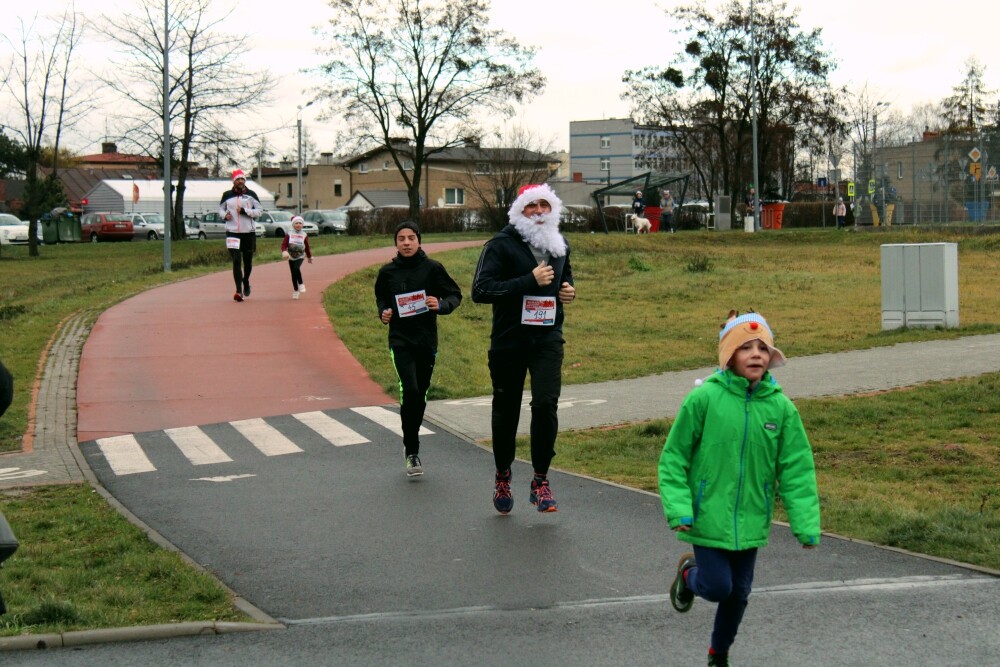 W niedzielę odbył się charytatywny bieg i marsz nordic walking na rzecz 9-letniego Artura z Żor. Zobaczcie zdjęcia!