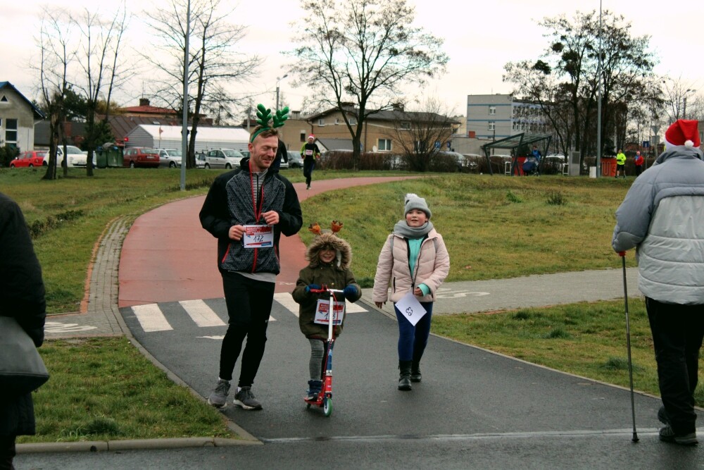 W niedzielę odbył się charytatywny bieg i marsz nordic walking na rzecz 9-letniego Artura z Żor. Zobaczcie zdjęcia!