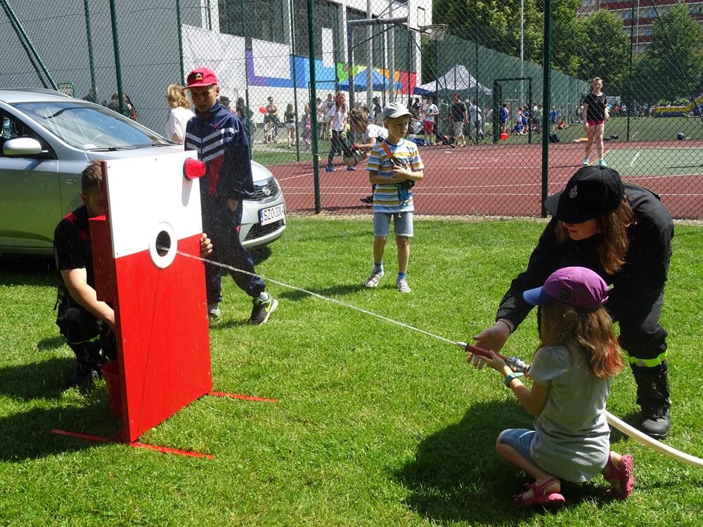 Za nami Festyn Rodzinny Na Sportowo z SP 17. W tym roku z okazji zbliżającego się wielkimi krokami Mundialu, również w naszym mieście odbyły się Mini Mistrzostwa Świata w Piłce Nożnej &#8211; Rosja 2018. Zobaczcie zdjęcia!