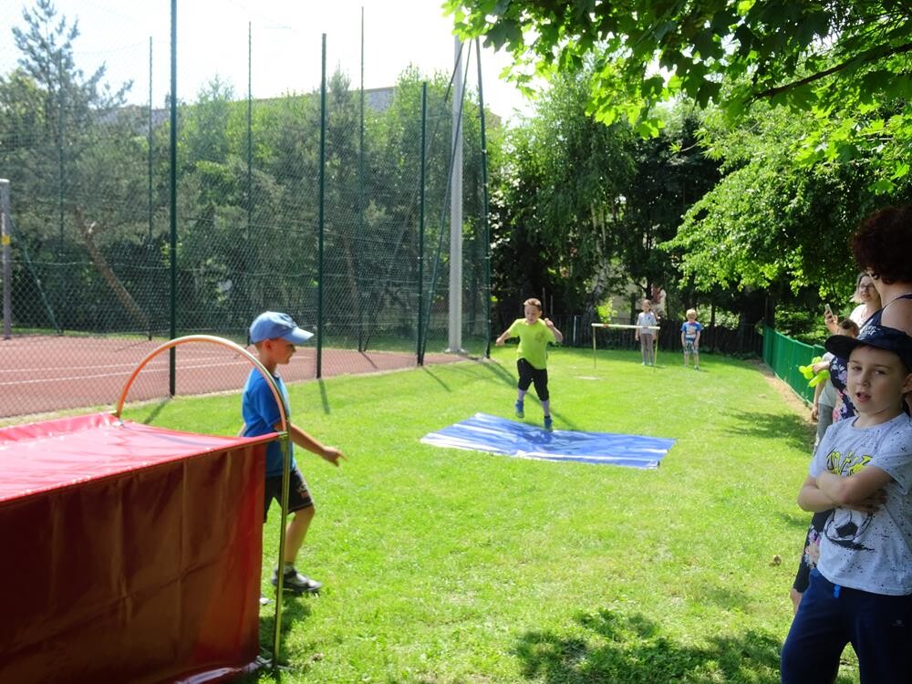 Za nami Festyn Rodzinny Na Sportowo z SP 17. W tym roku z okazji zbliżającego się wielkimi krokami Mundialu, również w naszym mieście odbyły się Mini Mistrzostwa Świata w Piłce Nożnej &#8211; Rosja 2018. Zobaczcie zdjęcia!