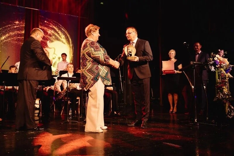 Podczas uroczystej gali w kinie „Na Starówce” już po raz dziesiąty poznaliśmy laureatów Nagrody Kulturalnej Prezydenta Miasta Żory / fot. UM Żory