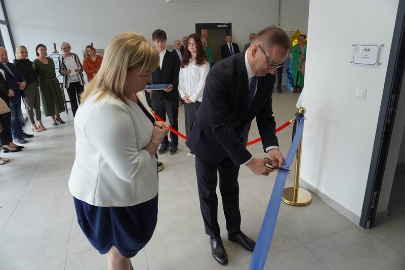 Nowy segment szkoły w Rowniu-Folwarkach oficjalnie otwarty / fot. UM Żory