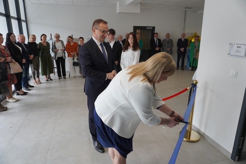 Nowy segment szkoły w Rowniu-Folwarkach oficjalnie otwarty / fot. UM Żory
