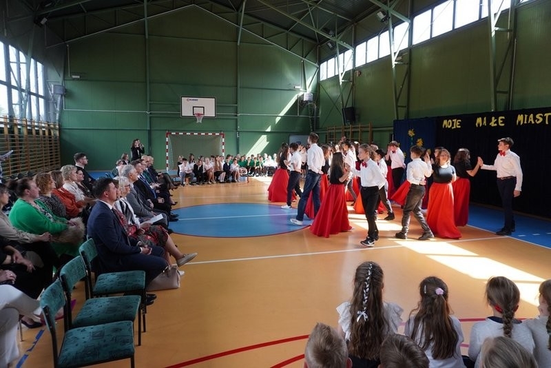 Nowy segment szkoły w Rowniu-Folwarkach oficjalnie otwarty / fot. UM Żory
