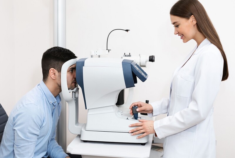 Okulista a optometrysta- czym się różnią, do kogo iść w celu doboru soczewek lub okularów?