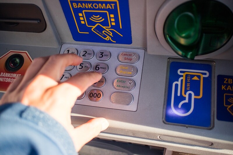 Ostrzeżenie przed QR kodami umieszczanymi na bankomatach