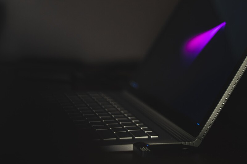 Oszuści internetowi znów działają. 25-latka z Żor padła ich ofiarą