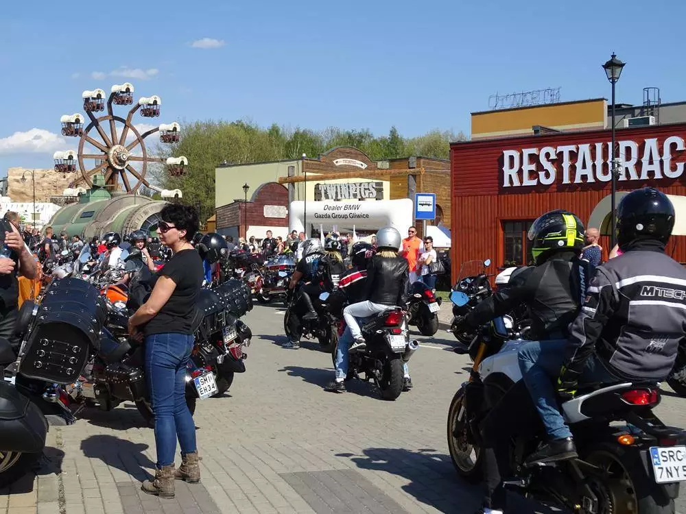 W sobotę 21 kwietnia w Miasteczku Twinpigs oficjalnie rozpoczął się sezon motocyklowy w Żorach. Zobaczcie zdjęcia z imprezy!