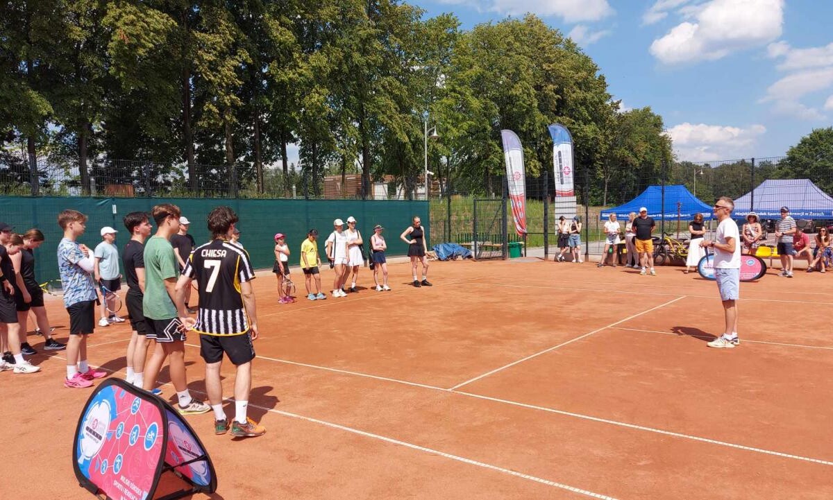 8 czerwca 2024 r. na kompleksie kortów tenisowych Ośrodka rekreacyjno-wypoczynkowego w Żorach Roju odbył się turniej tenisa ziemnego dla dzieci i młodzieży / fot. MOSiR Żory
