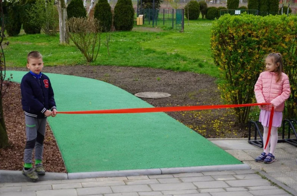 Nowy plac zabaw w Baranowicach już otwarty! Zachęca do nauki i zabawy / fot. UM Żory