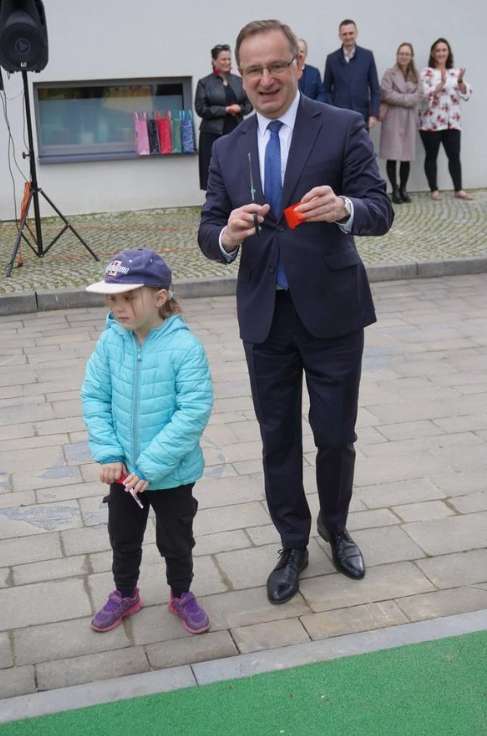 Nowy plac zabaw w Baranowicach już otwarty! Zachęca do nauki i zabawy / fot. UM Żory