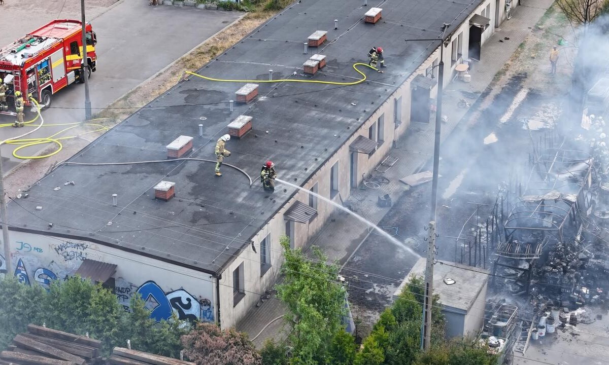 Groźny pożar przy ul. Kolejowej / fot. Radosław Genibor