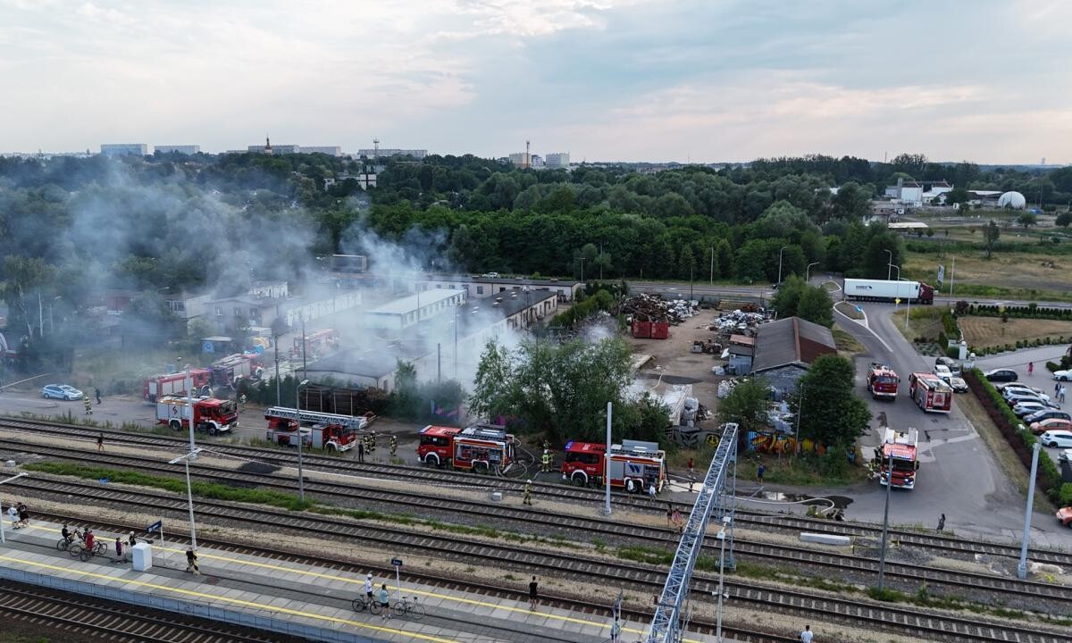 Groźny pożar przy ul. Kolejowej / fot. Radosław Genibor