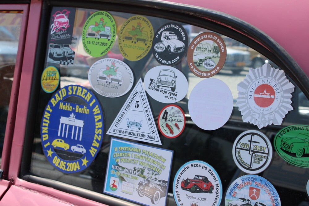 Dzisiaj fani motoryzacji i nie tylko, mieli okazję zobaczyć nieczęsto spotykane na naszych ulicach pojazdy. Klasyczne samochody przejechały przez Żory i zrobiły furorę!