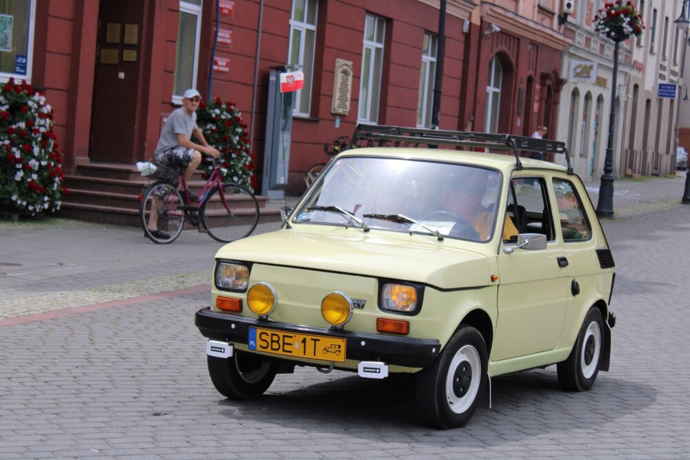 Dzisiaj fani motoryzacji i nie tylko, mieli okazję zobaczyć nieczęsto spotykane na naszych ulicach pojazdy. Klasyczne samochody przejechały przez Żory i zrobiły furorę!