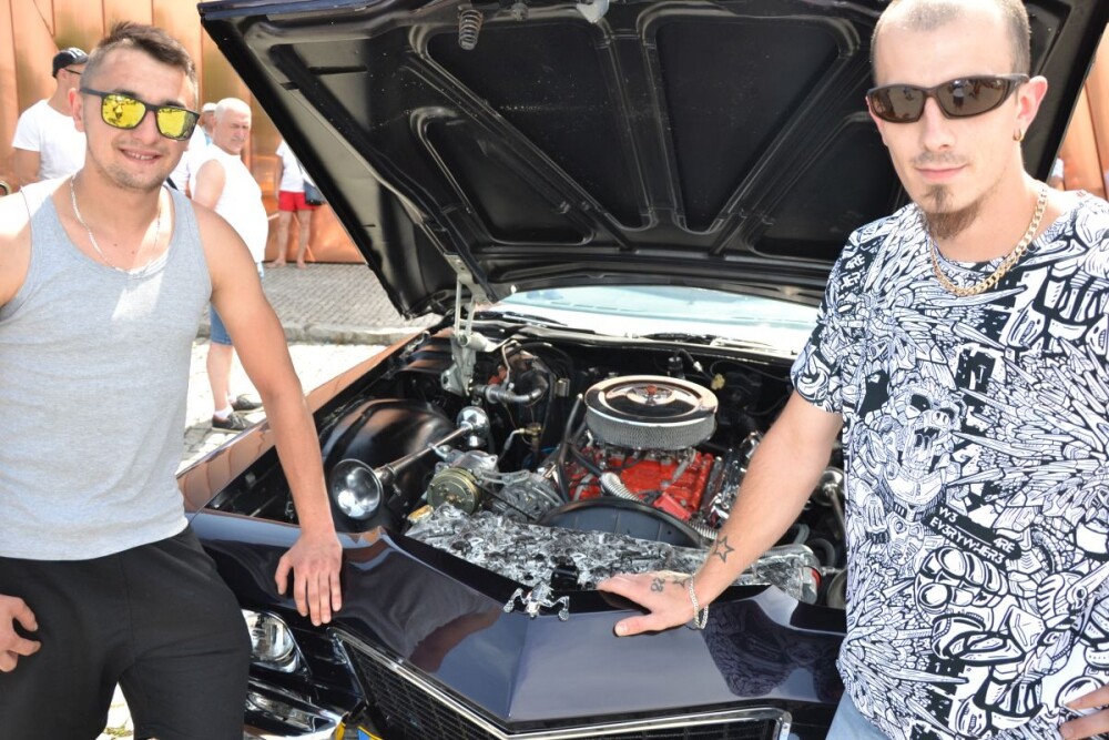 Dzisiaj fani motoryzacji i nie tylko, mieli okazję zobaczyć nieczęsto spotykane na naszych ulicach pojazdy. Klasyczne samochody przejechały przez Żory i zrobiły furorę!