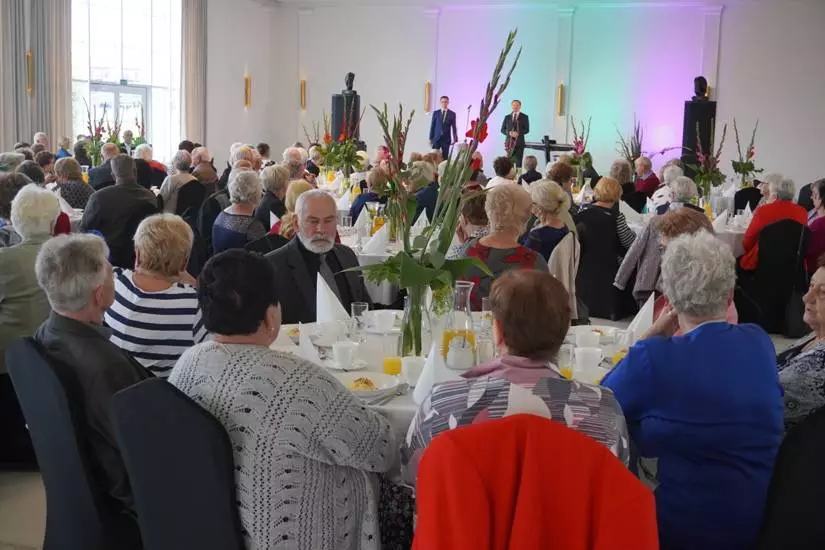 Po rocznej przerwie, spowodowanej sytuacja pandemiczną, Prezydent Miasta Żory Waldemar Socha ponownie zaprosił żorskich seniorów do wspólnego świętowania Dnia Seniora.