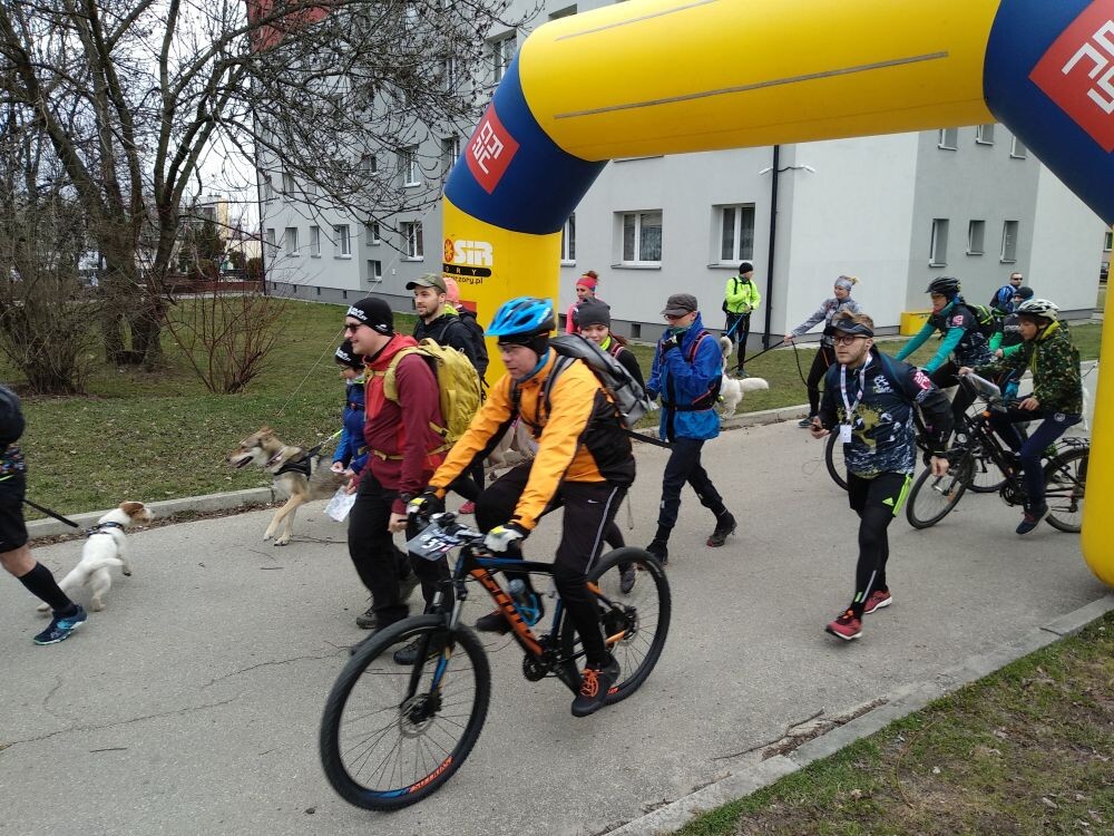 Wiatr i deszcz nie zniechęciły żorzan do udziału w kolejnej edycji rajdu wilczego.