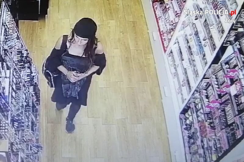 Rozpoznajesz kobietę podejrzaną o kradzieże? Powiadom policję!