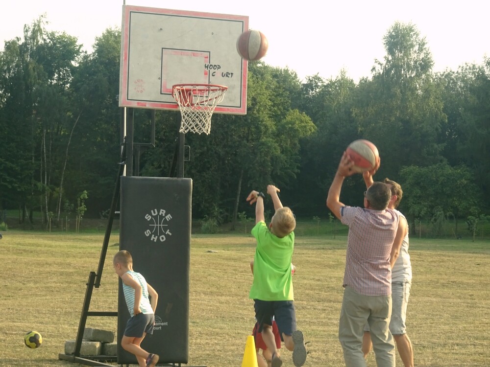 Kolejna odsłona Akcji Lato organizowanej przez Miejski Ośrodek Sportu i Rekreacji w Żorach za nami. Zobaczcie zdjęcia ze Spotkania na trawie w Parku Cegielnia!