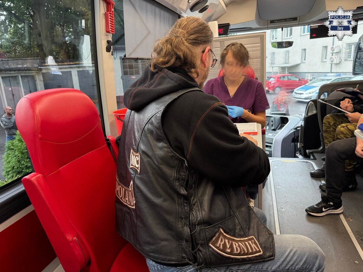 Akcja krwiodawstwa w Żorach z okazji 100-lecia Policji Kobiecej / fot. Śląska Policja