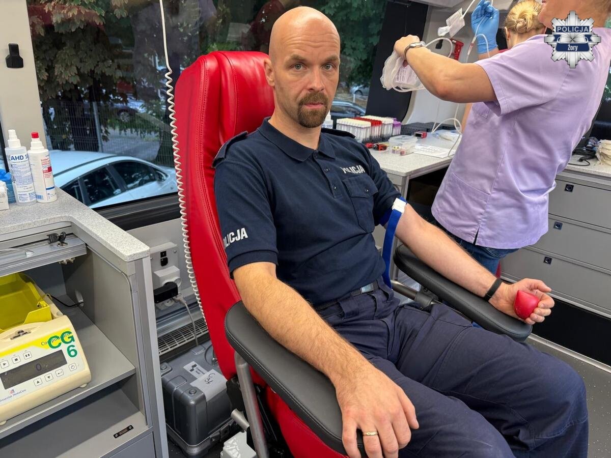 Akcja krwiodawstwa w Żorach z okazji 100-lecia Policji Kobiecej / fot. Śląska Policja