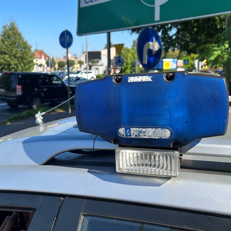 Wypadek na ulicy Drwali – kierowca bez uprawnień i z zakazem
