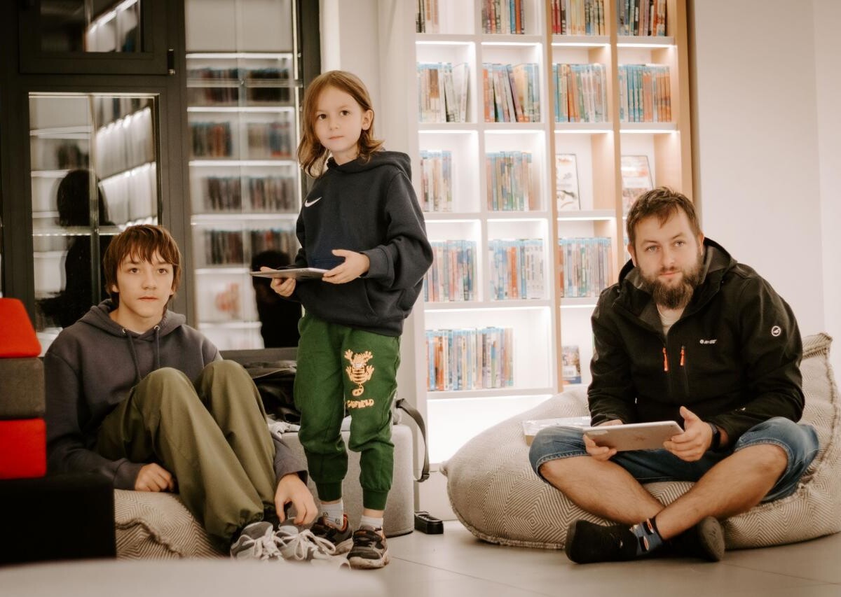 11 października 2024 r. Miejska Biblioteka Publiczna w Żorach wzięła udział w jubileuszowej edycji Ogólnopolskiej Nocy Bibliotek, która odbyła się pod hasłem „MOC Bibliotek” / fot. MBP Żory