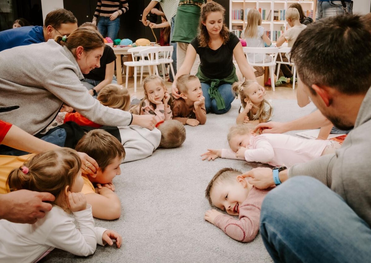 11 października 2024 r. Miejska Biblioteka Publiczna w Żorach wzięła udział w jubileuszowej edycji Ogólnopolskiej Nocy Bibliotek, która odbyła się pod hasłem „MOC Bibliotek” / fot. MBP Żory