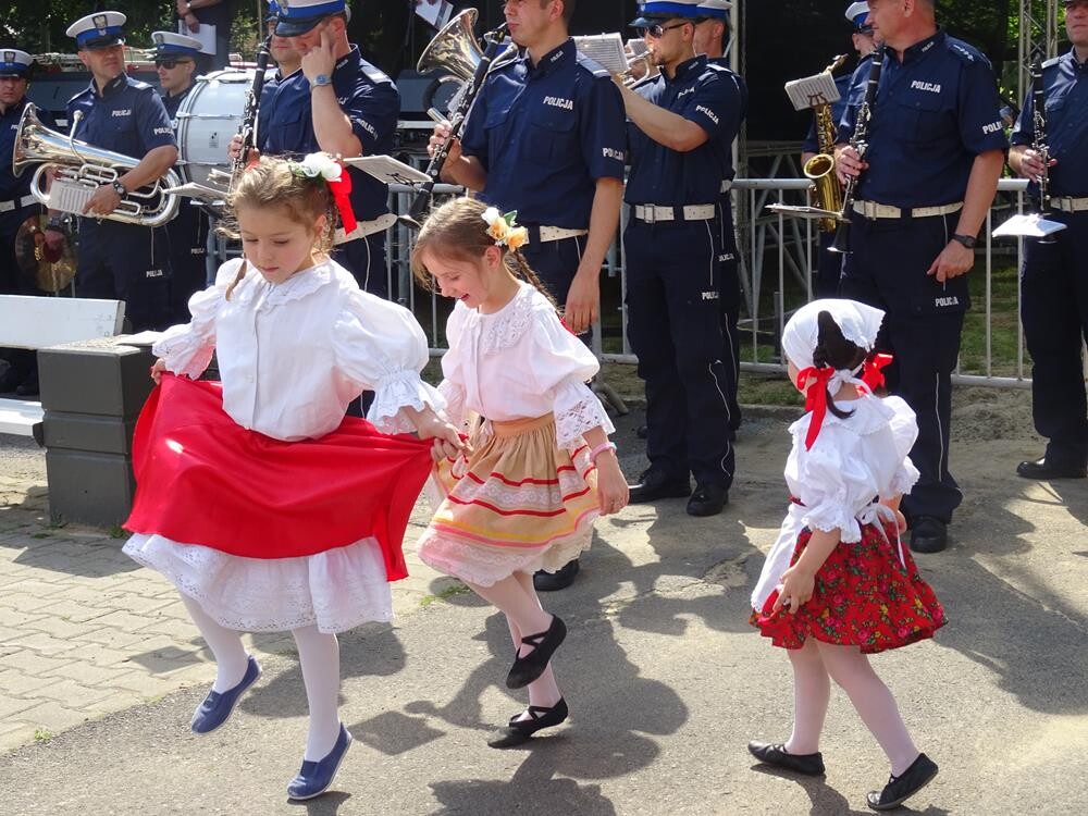 W sobotę 12 maja na os. Księcia Władysława przy klubie Rebus odbyły się XX obchody Dnia Godności Osób z Niepełnosprawnością Intelektualną. Zobaczcie naszą fotorelację!