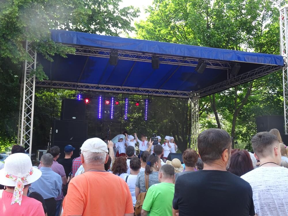 W sobotę 12 maja na os. Księcia Władysława przy klubie Rebus odbyły się XX obchody Dnia Godności Osób z Niepełnosprawnością Intelektualną. Zobaczcie naszą fotorelację!