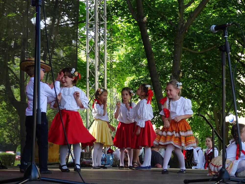 W sobotę 12 maja na os. Księcia Władysława przy klubie Rebus odbyły się XX obchody Dnia Godności Osób z Niepełnosprawnością Intelektualną. Zobaczcie naszą fotorelację!