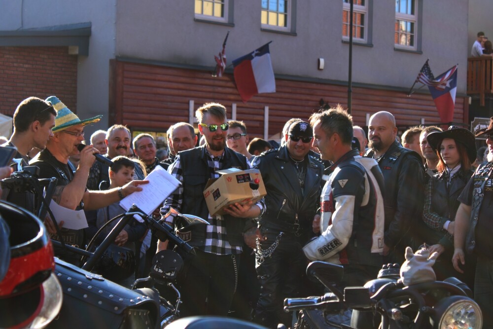 Parada ulicami miasta, konkursy i koncerty - to było huczne zakończenie sezonu motocyklowego w Żorach! Zobaczcie naszą fotorelację.
