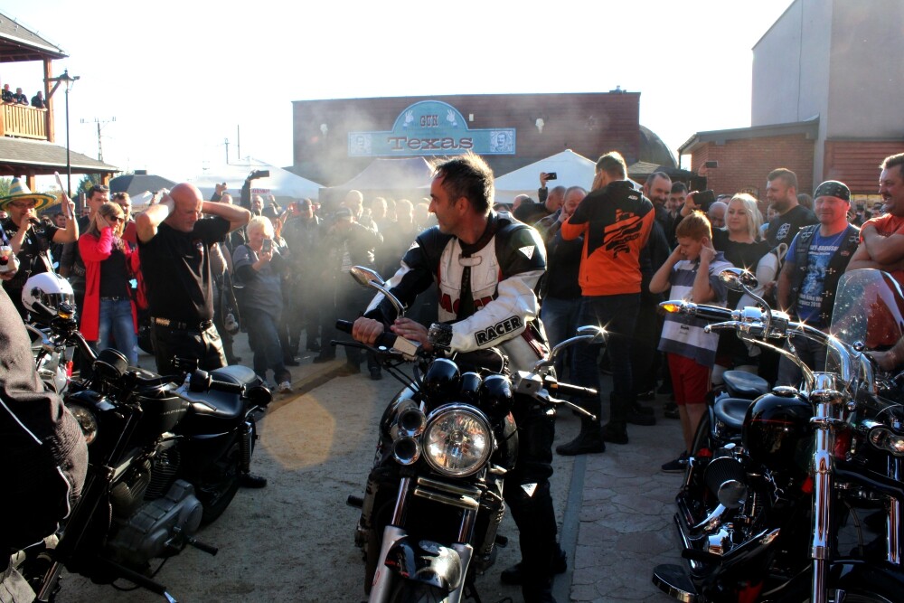 Parada ulicami miasta, konkursy i koncerty - to było huczne zakończenie sezonu motocyklowego w Żorach! Zobaczcie naszą fotorelację.