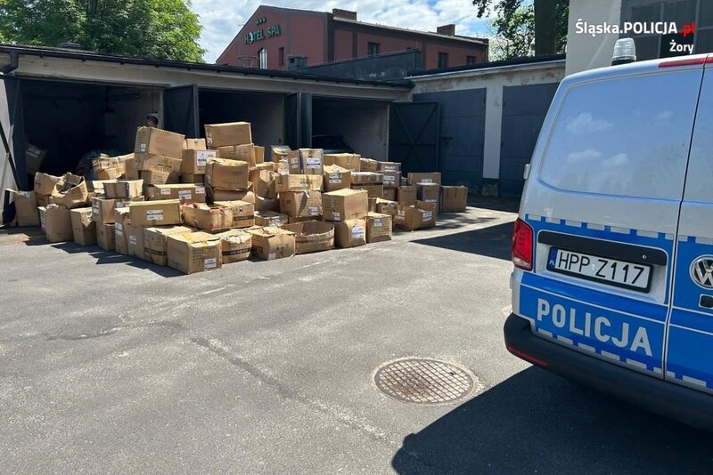 Zatrzymany na gorącym uczynku. U mężczyzny znaleziono ponad 2,5 tony nielegalnego tytoniu