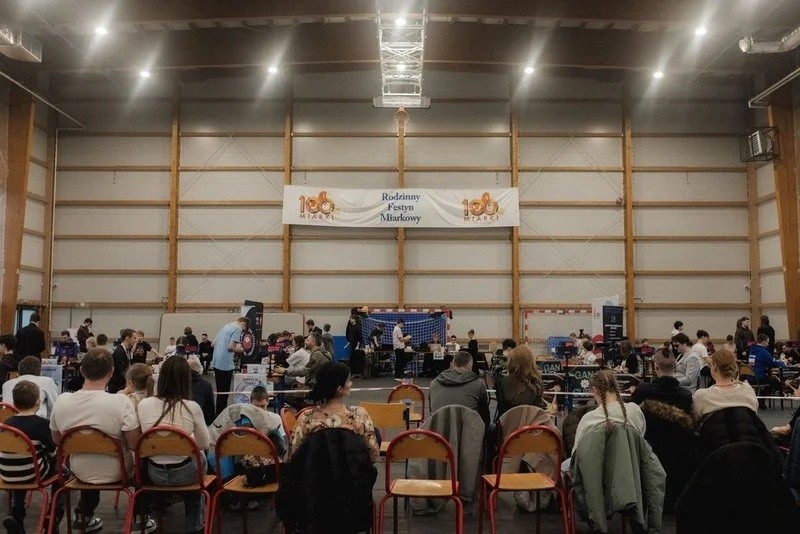 Żory Open 2025 przyciągnęło niemal 150 zawodników! Pobili rekord Europy i rywalizowali w 12 konkurencjach speedcubingu. Zobacz wyniki i emocjonujące momenty zawodów / fot. Adam Gottscholl