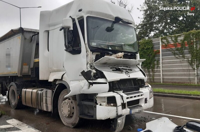 Zderzenie dwóch ciężarówek na DK81. Policja wyjaśnia przyczyny wypadku