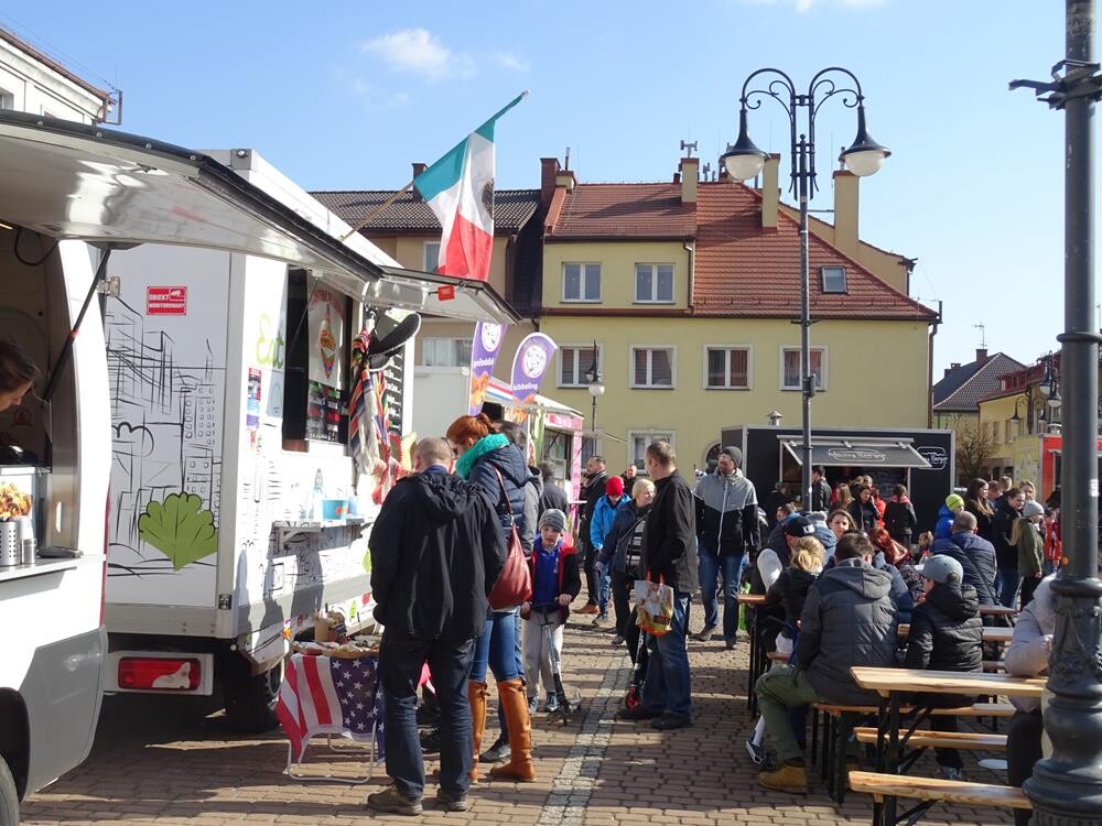 Ten weekend (24-25.03.) należał do fanów różnorodnych smakołyków. Za nami II Żorski Zlot Foodtrucków. Zobaczcie zdjęcia!