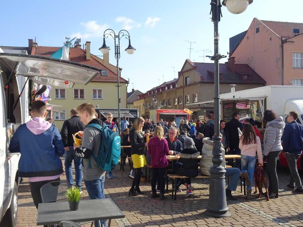 Ten weekend (24-25.03.) należał do fanów różnorodnych smakołyków. Za nami II Żorski Zlot Foodtrucków. Zobaczcie zdjęcia!
