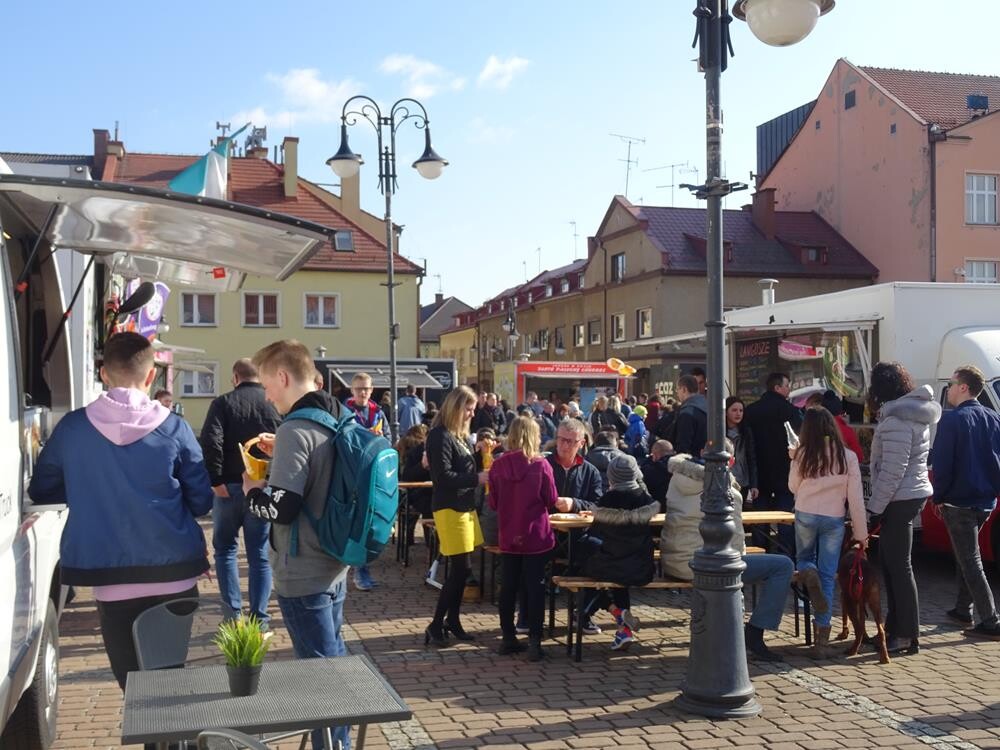 Ten weekend (24-25.03.) należał do fanów różnorodnych smakołyków. Za nami II Żorski Zlot Foodtrucków. Zobaczcie zdjęcia!