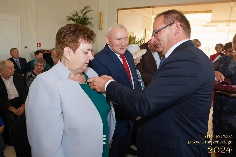 7 listopada 2024 r. Waldemar Socha - Prezydent Miasta Żory spotkał się z parami małżeńskimi świętującymi 50., 60. i 65. rocznicę ślubu / fot. UM Żory