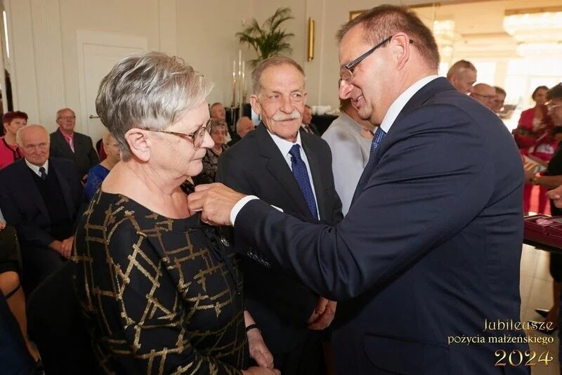 7 listopada 2024 r. Waldemar Socha - Prezydent Miasta Żory spotkał się z parami małżeńskimi świętującymi 50., 60. i 65. rocznicę ślubu / fot. UM Żory